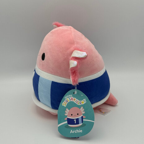 Archie the Axolotl with a jersey - 7.5 inch Squishmallow (Incl. Adoptiecertificaat)